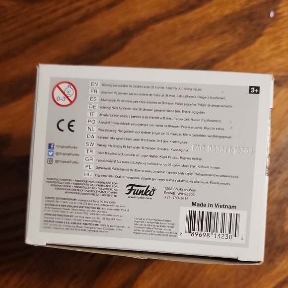 Guardians of the Galaxy Groot Funko #202 NIB - Picture 7 of 7